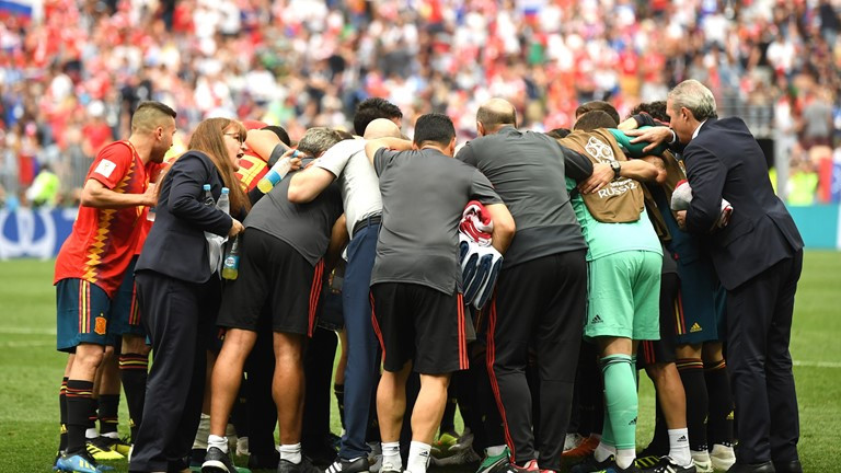 Thắng nghẹt thở Tây Ban Nha bằng 'đấu súng', Nga tiến vào tứ kết ảnh 33