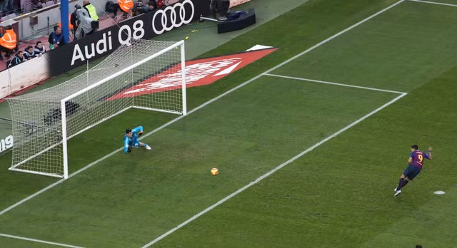 Suarez lập hat-trick, Barcelona vùi dập Real Madrid ở Siêu kinh điển ảnh 13