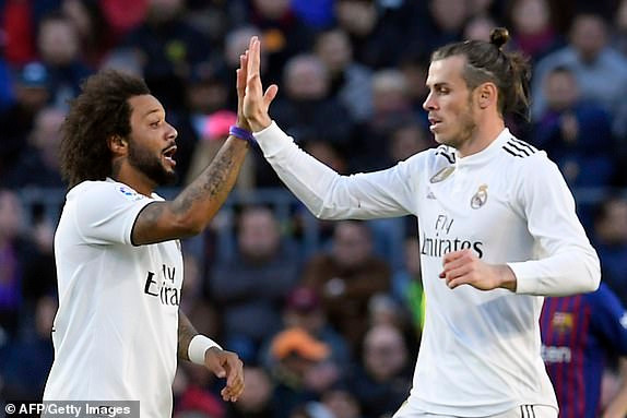 Suarez lập hat-trick, Barcelona vùi dập Real Madrid ở Siêu kinh điển ảnh 16