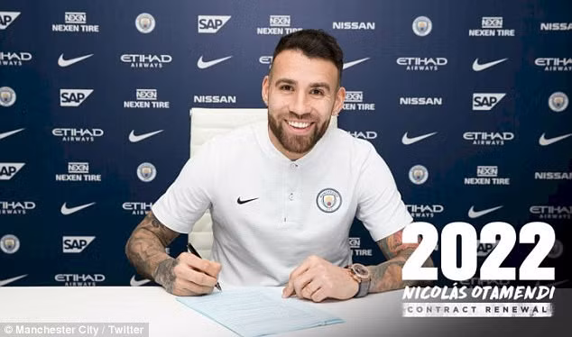 Man City 'trói chân' chiến binh Otamendi tới năm 2022 ảnh 1