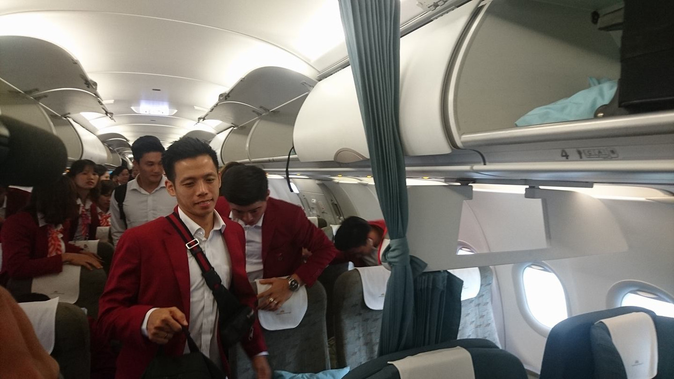 Olympic Việt Nam đã về tới sân bay Nội Bài ảnh 22