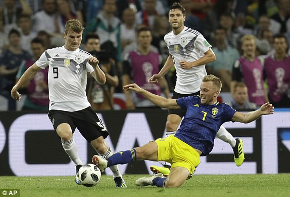 Toni Kroos ghi tuyệt phẩm, giải cứu tuyển Đức khỏi 'cửa tử' ảnh 34