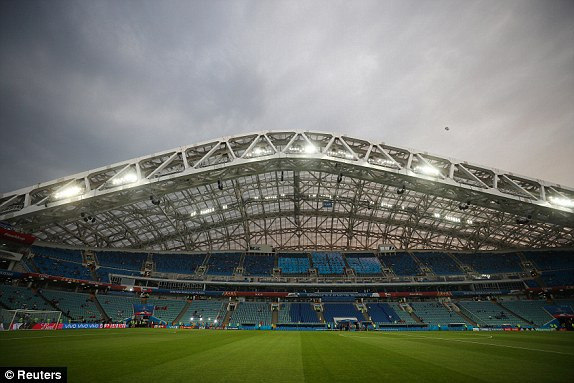 Tây Ban Nha 3-3 Bồ Đào Nha: Cú hat-trick ấn tượng của C.Ronaldo ảnh 6