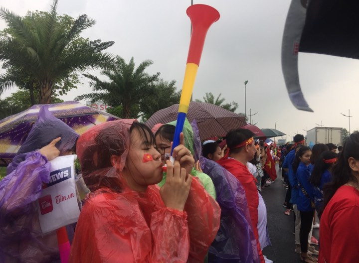 Olympic Việt Nam đã về tới sân bay Nội Bài ảnh 41