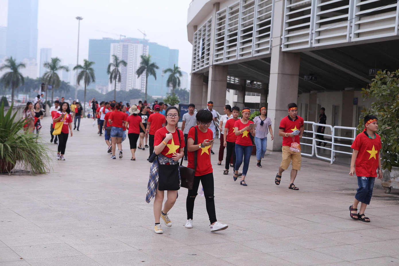 Olympic Việt Nam đã về tới sân bay Nội Bài ảnh 6