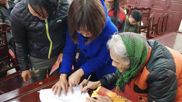 Trao quà Tết cho người nghèo ở Thanh Hóa ảnh 3