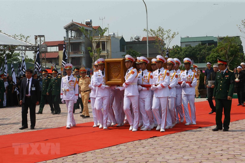 Lễ an táng nguyên Tổng Bí thư Đỗ Mười tại quê nhà ảnh 23