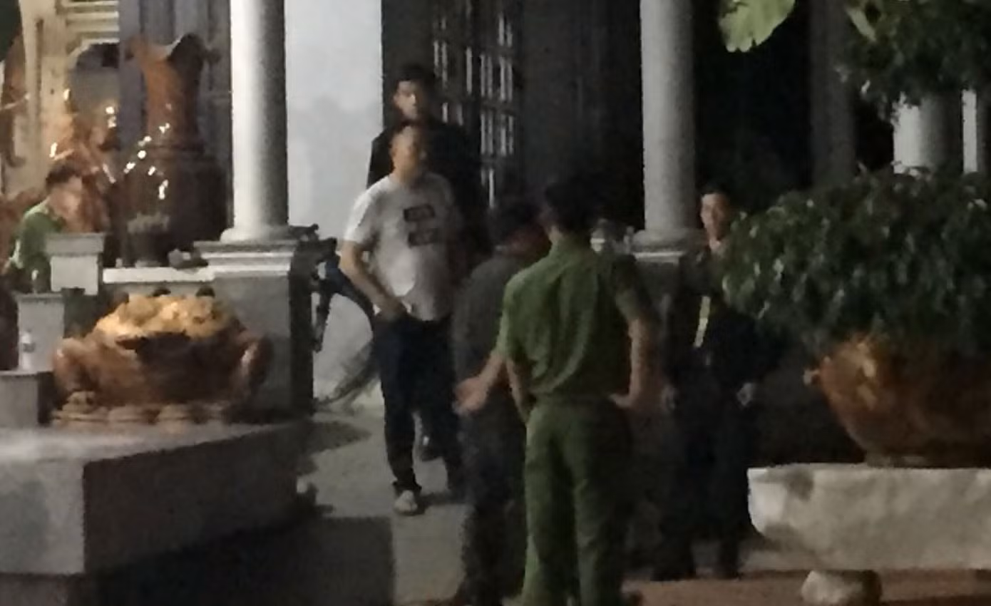 Khám nhà ông chủ bãi gỗ tại vườn quốc gia Yok Đôn ảnh 3