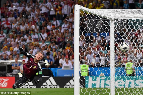 Toni Kroos ghi tuyệt phẩm, giải cứu tuyển Đức khỏi 'cửa tử' ảnh 36