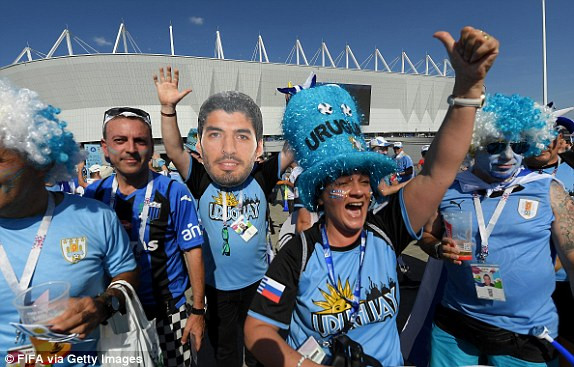 Suarez lập công, Uruguay sớm lấy vé vòng 1/8 World Cup ảnh 6