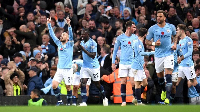 Thắng dễ M.U ở derby, Man City tái chiếm ngôi đầu Ngoại hạng Anh ảnh 9