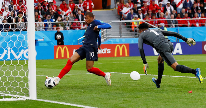 Pháp vào vòng 1/8 World Cup nhờ bàn thắng lịch sử của Mbappe ảnh 10