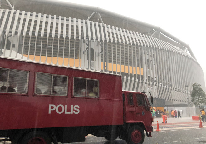 Hòa Malaysia 2-2, tuyển Việt Nam có lợi thế ở chung kết lượt về ảnh 9