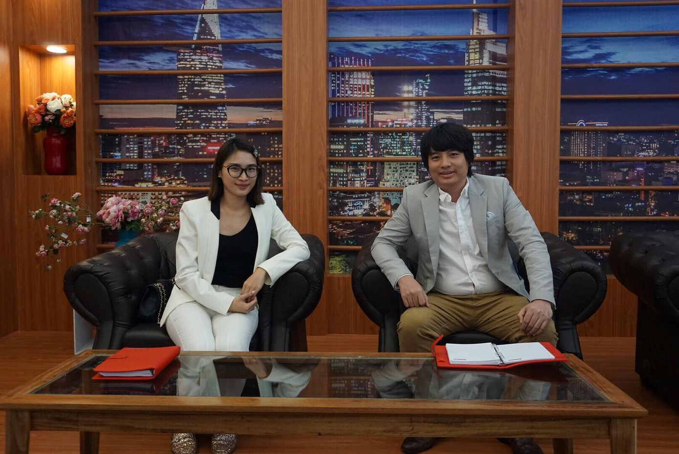 Những cung bậc cảm xúc của CĐV ở chung kết lượt đi AFF Cup ảnh 22