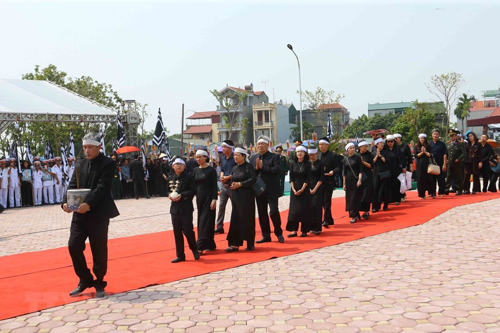 Lễ an táng nguyên Tổng Bí thư Đỗ Mười tại quê nhà ảnh 24