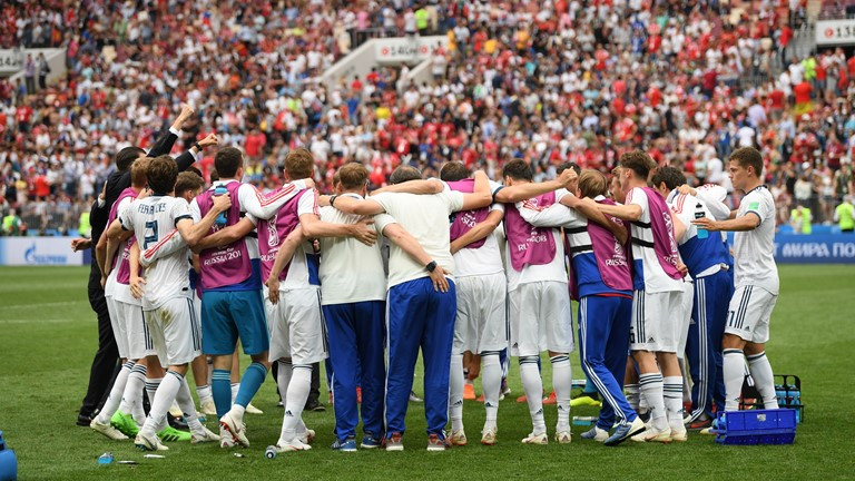 Thắng nghẹt thở Tây Ban Nha bằng 'đấu súng', Nga tiến vào tứ kết ảnh 34