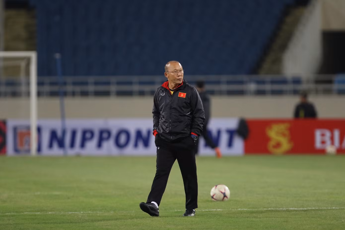 Những biểu cảm của HLV Park Hang Seo trước trận chung kết AFF Cup ảnh 7