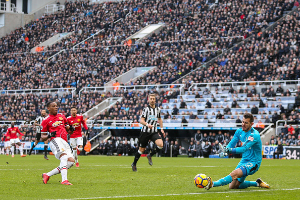 'Vận đen' ám Mourinho, M.U ngửi khói Man City ảnh 1