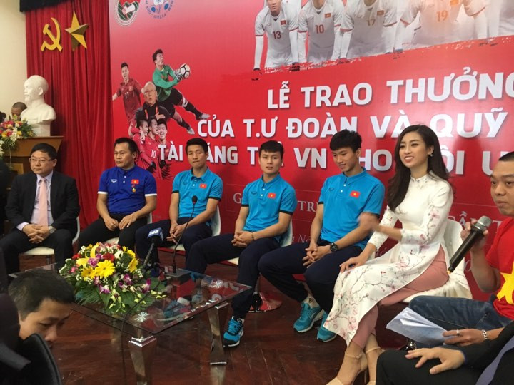 U23 Việt Nam: 'Không quản mưa tuyết, cứ ra sân là 'chiến' thôi' ảnh 16