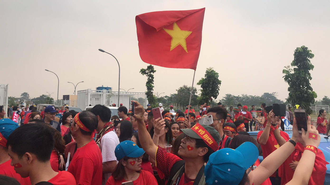 Ngàn cung bậc cảm xúc của CĐV Việt Nam ở trận bán kết ảnh 52