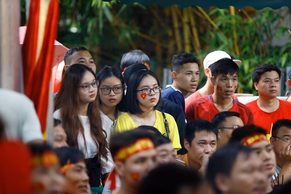 Ngàn cung bậc cảm xúc của CĐV Việt Nam ở trận bán kết ảnh 12