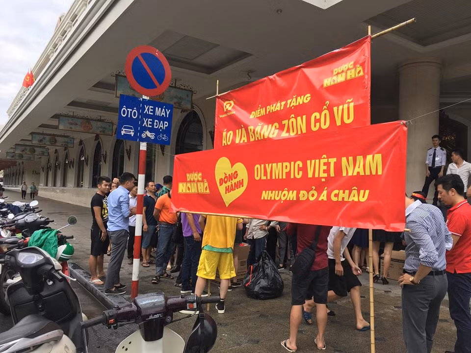 Ngàn cung bậc cảm xúc của CĐV Việt Nam ở trận bán kết ảnh 61