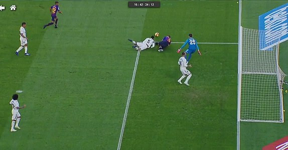 Suarez lập hat-trick, Barcelona vùi dập Real Madrid ở Siêu kinh điển ảnh 11