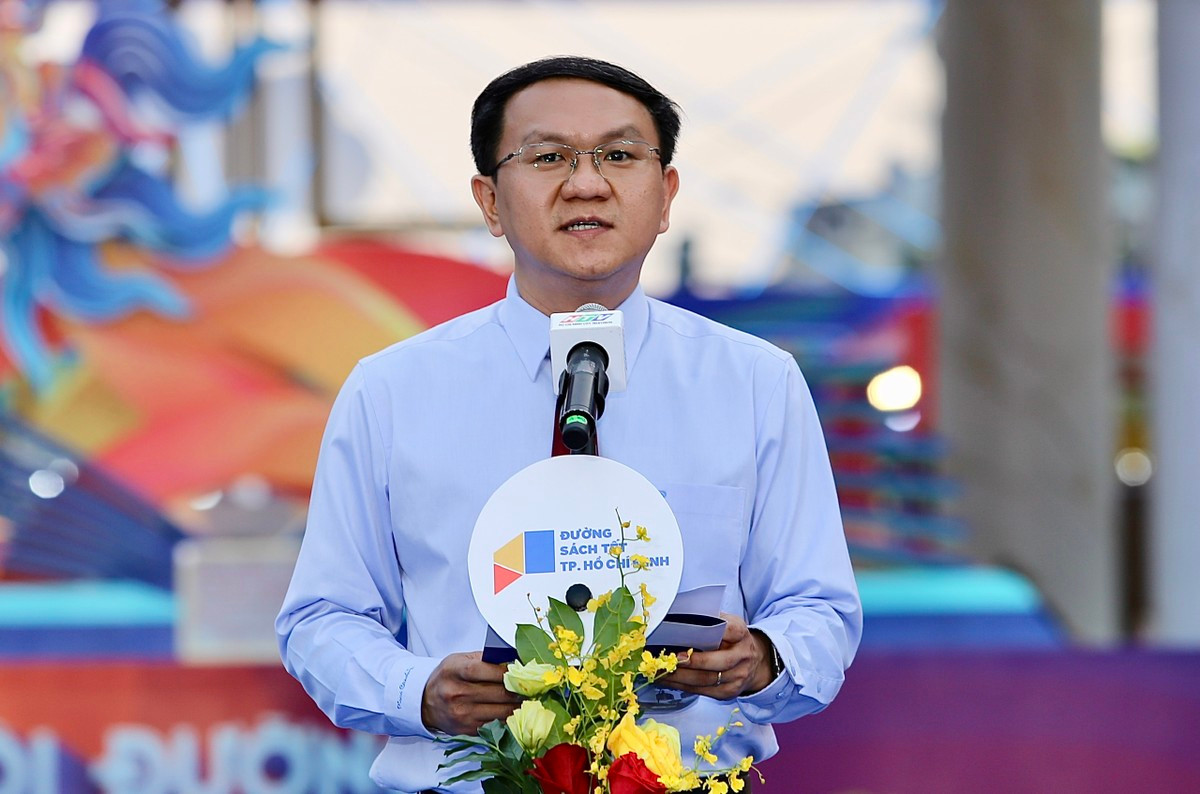 Ông Lâm Đình Thắng - Giám đốc Sở Thông tin - Truyền thông phát biểu tại Lễ hội.