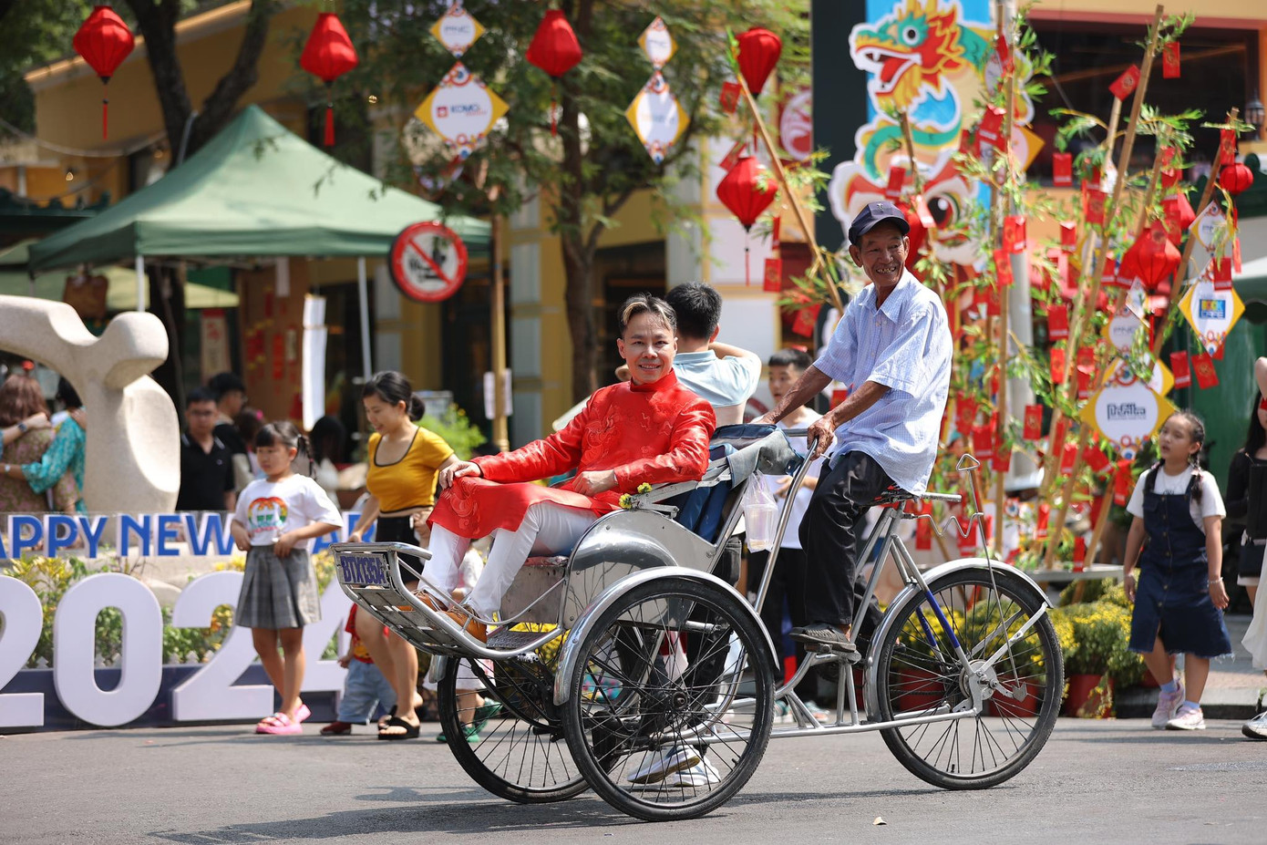 Trung Nghĩa (Áo đỏ), Đại sứ Văn hoá đọc TPHCM tại Đường sách Tết Giáp Thìn