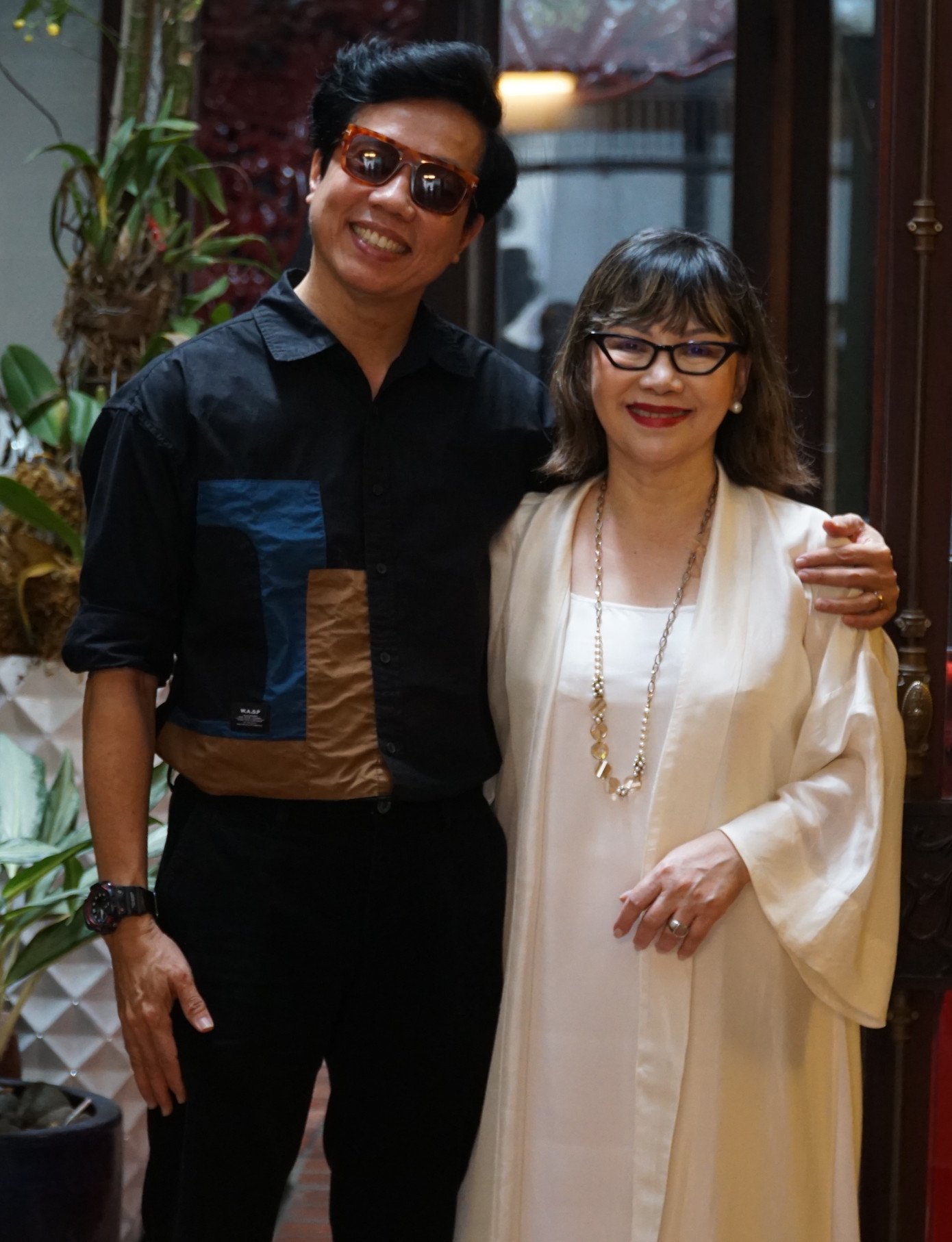 Ca sĩ Tấn Sơn và ca sĩ Trịnh Vĩnh Trinh, em gái Trịnh Công Sơn.