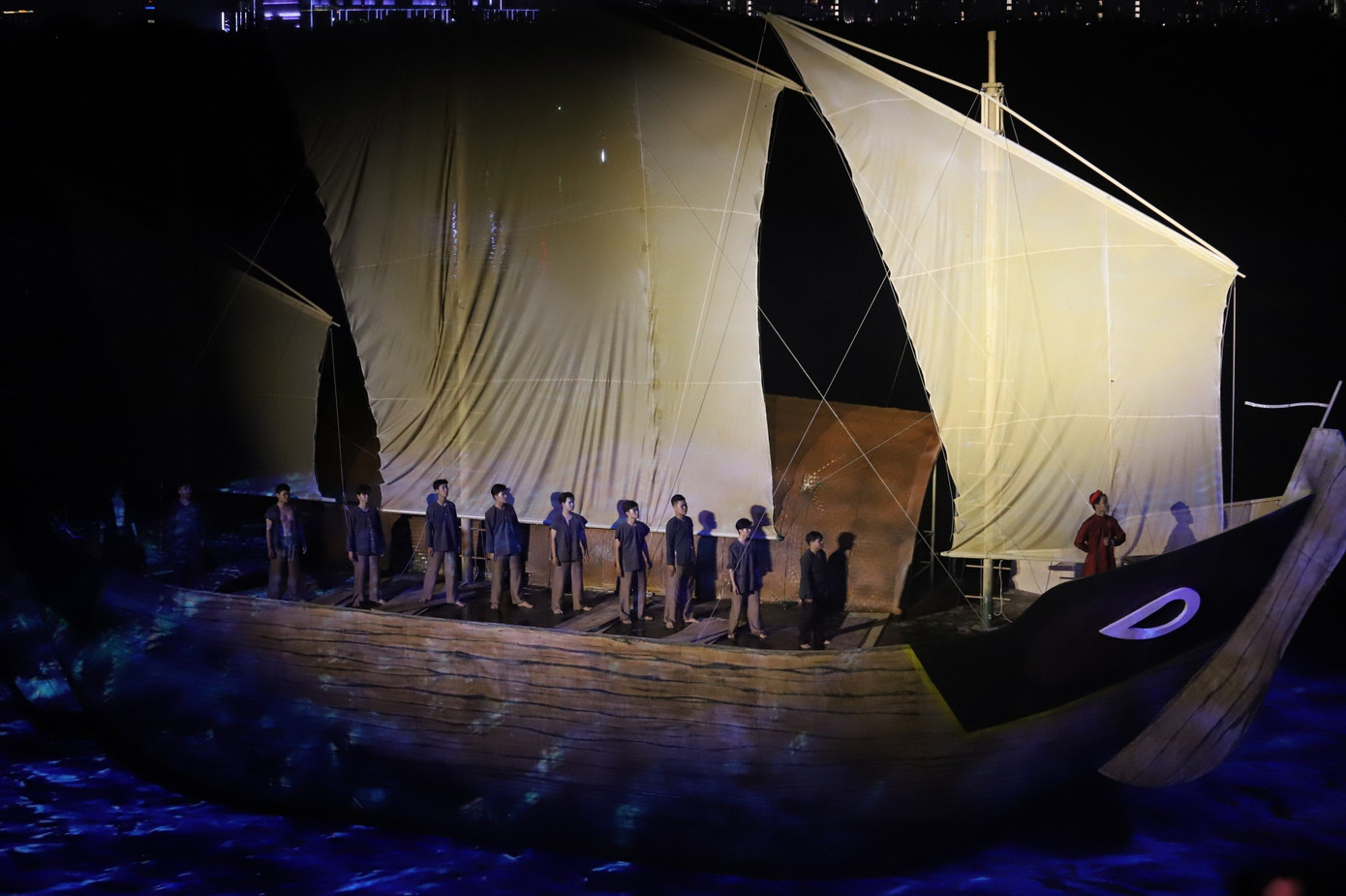 Chương trình nghệ thuật &quot;Chuyến tàu huyền thoại&quot; tại lễ hội Sông nước TPHCM lần 2