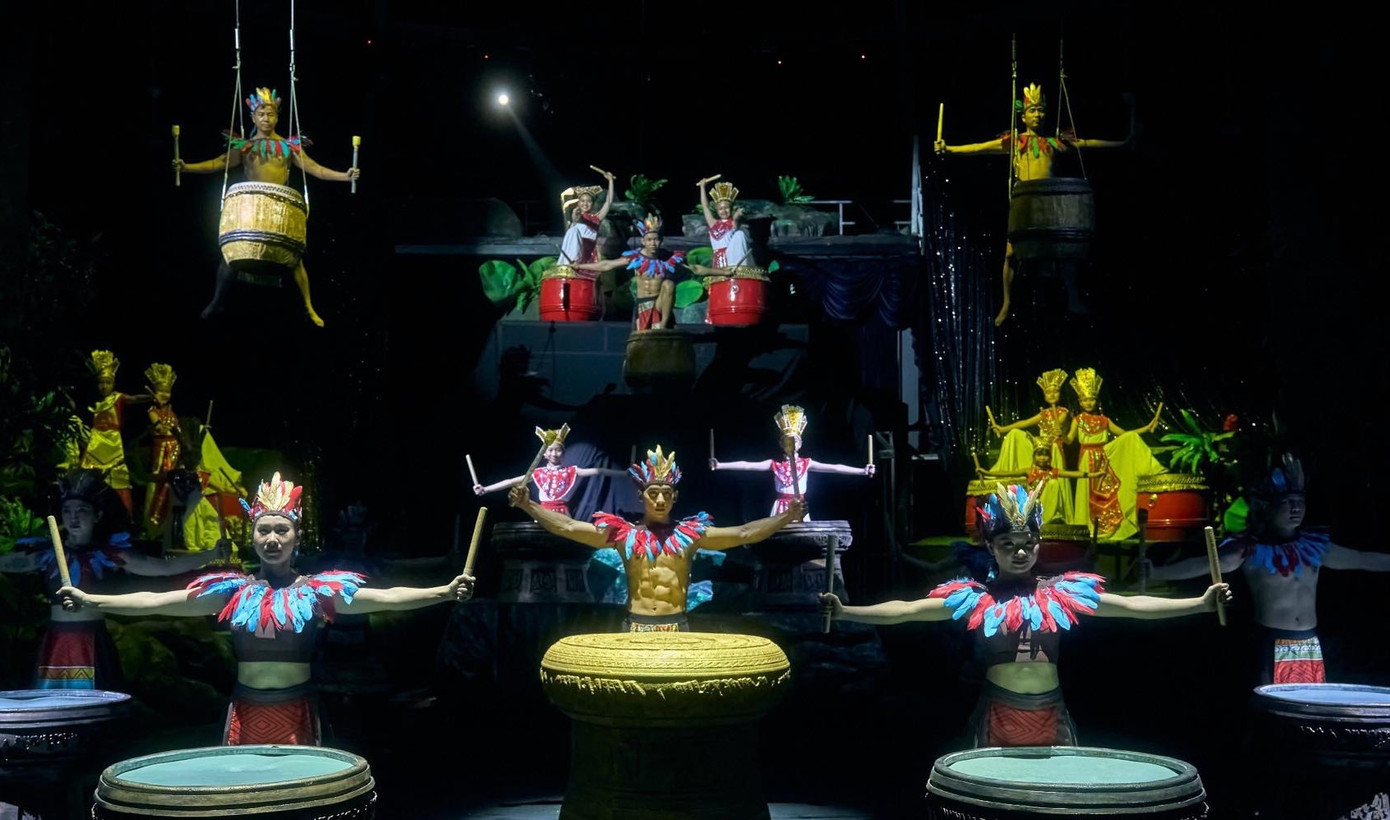 Show diễn Huyền sử Rồng Tiên