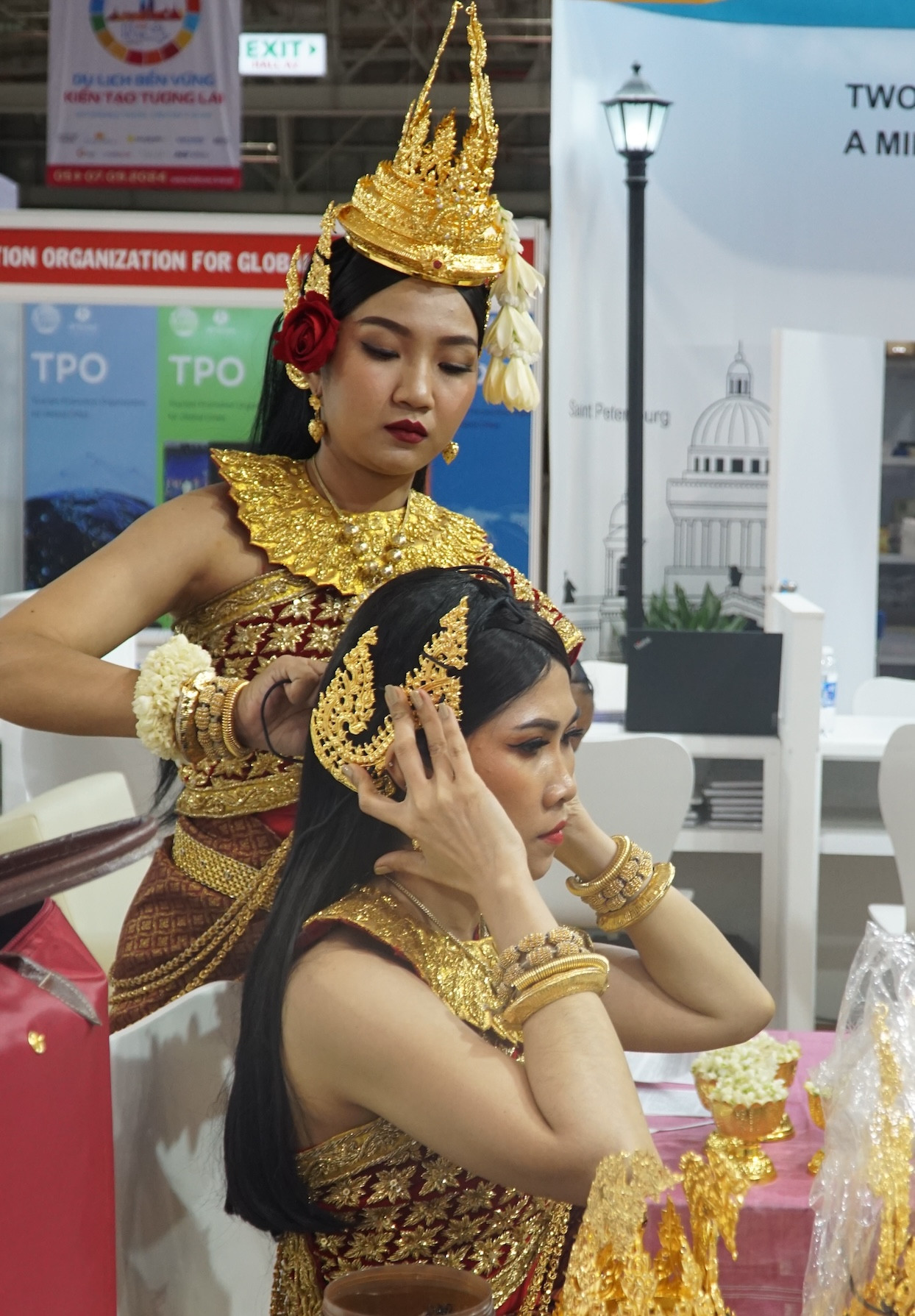 Hướng dẫn mặc trang phục Campuchia