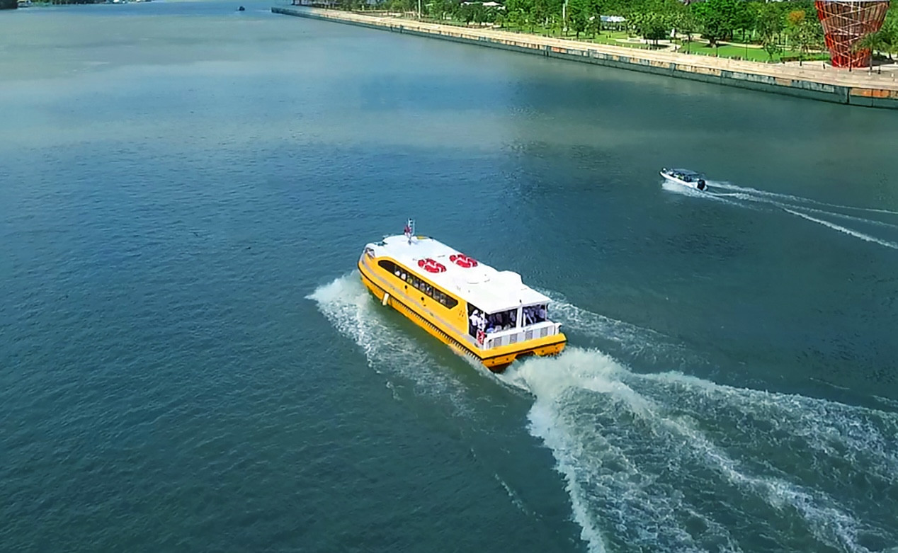 Buýt đường sông trên sông Sài Gòn