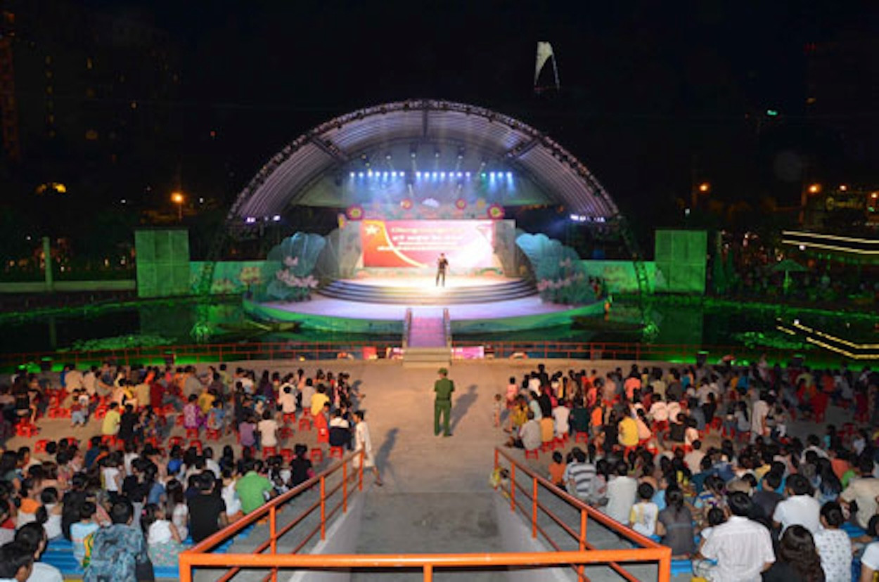 Một thời sân khấu Sen Hồng.