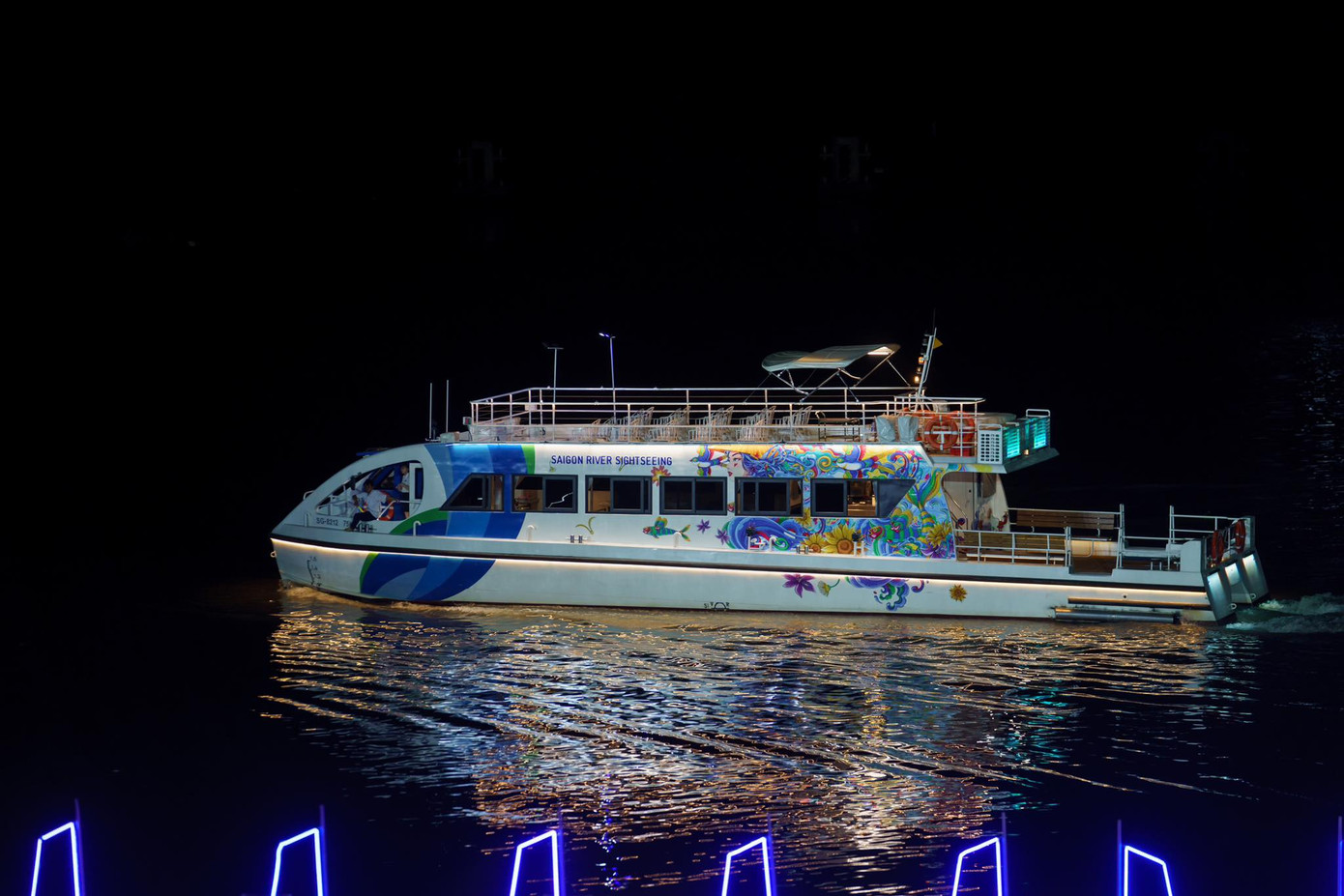 Du thuyền diễu hành trên sông Sài Gòn (ảnh Duy Anh)