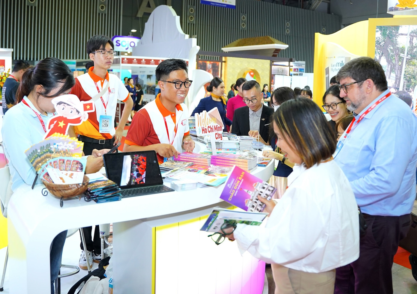 Nhiều doanh nghiệp du lịch- lữ hành trong nước coi hội chợ là nơi tiếp xúc, quảng bá thương hiệu