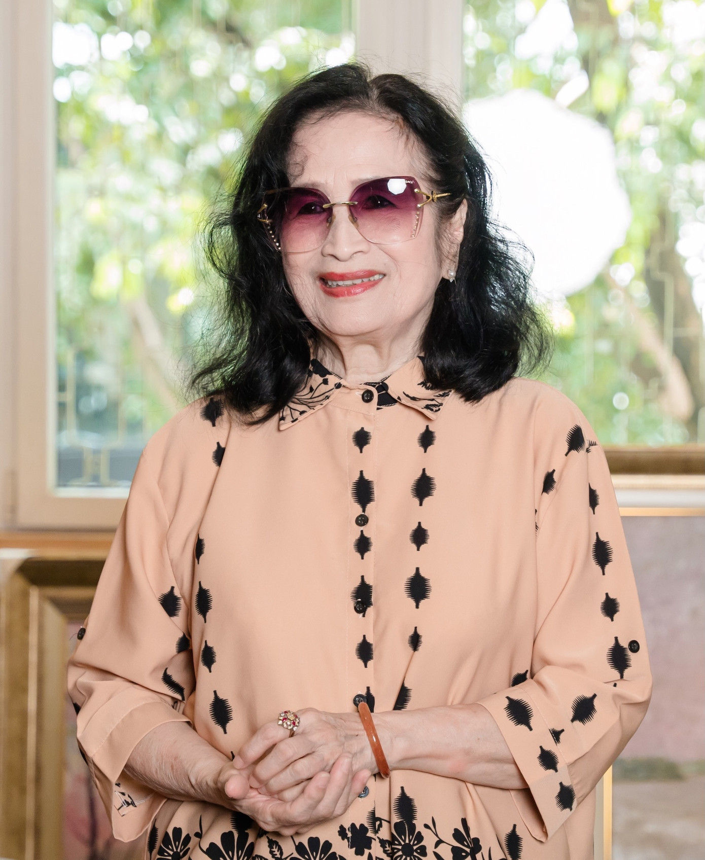 NSND Trà Giang trước ngày triển lãm.