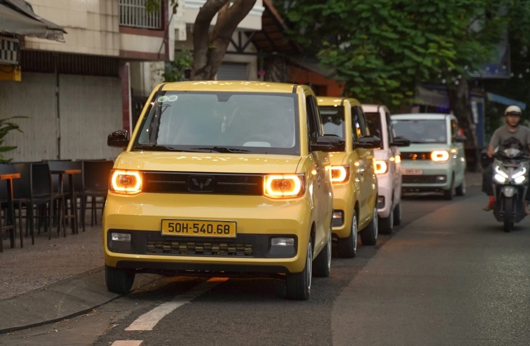 Xe Togo chở khách nhậu miễn phí