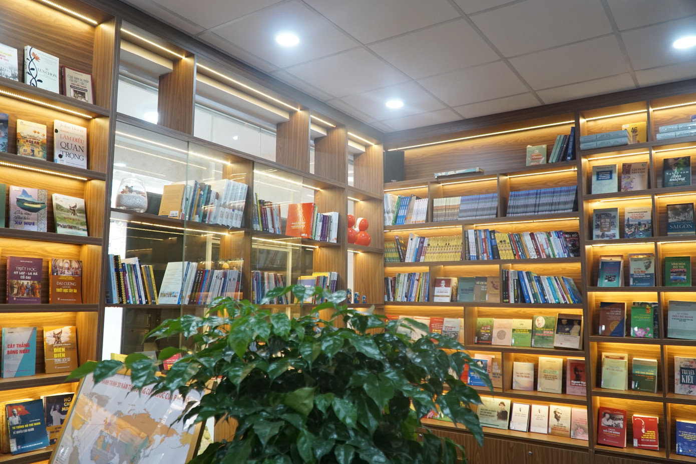 Triển lãm sách “55 năm thực hiện Di chúc của Chủ tịch Hồ Chí Minh”