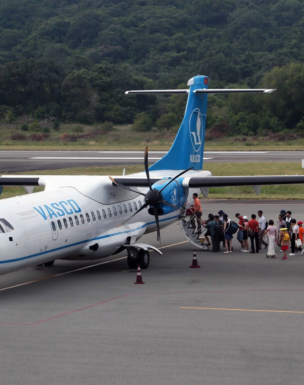 Máy bay VASCO đón khách tại sân bay Côn Đảo. Máy bay VASCO đón khách tại sân bay Côn Đảo.