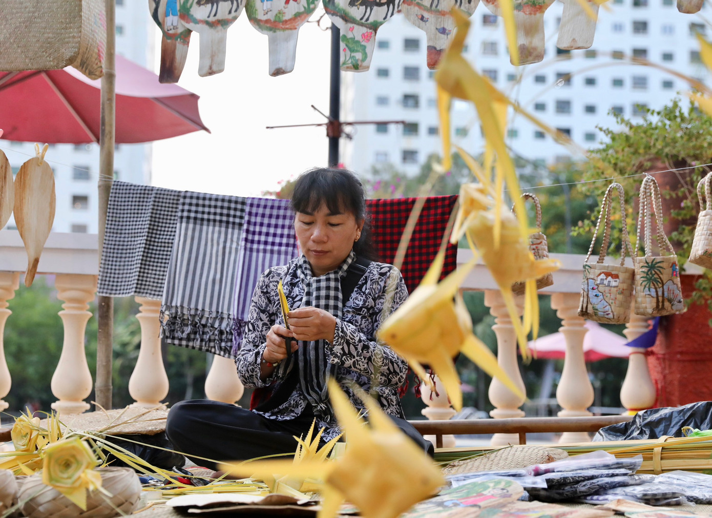 Nghệ nhân xếp lá dứa