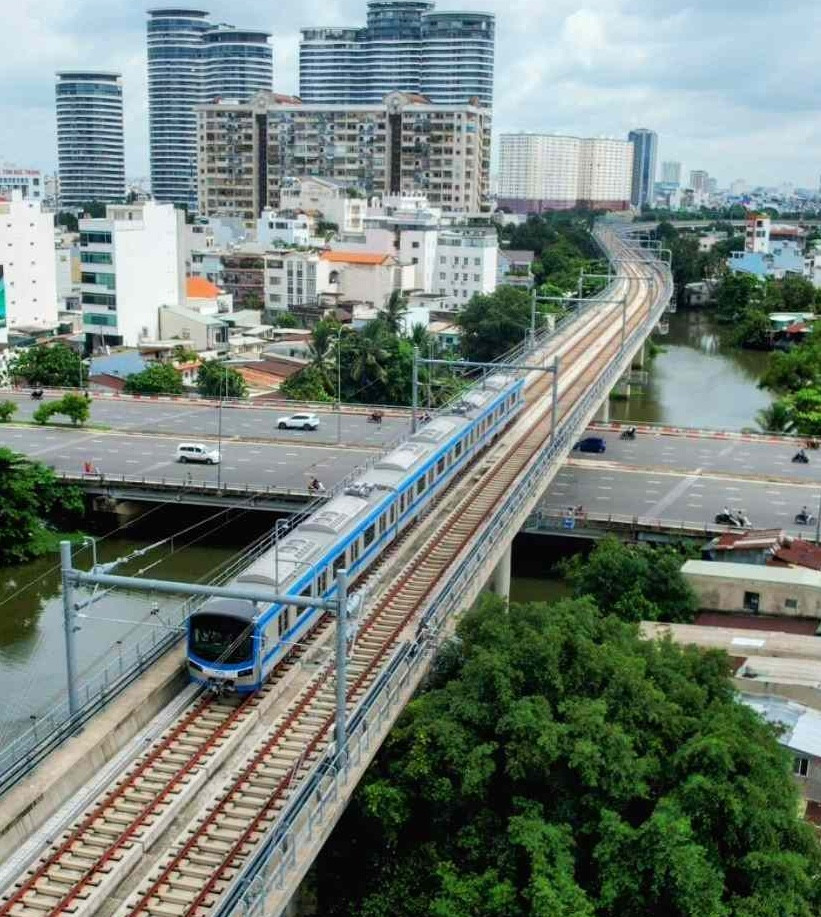 Tàu metro Suối Tiên- Bến Thành đang chạy thử nghiệm