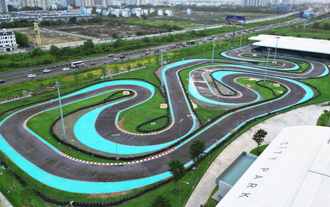 Một góc đường đua xe Go-kart tại City Park