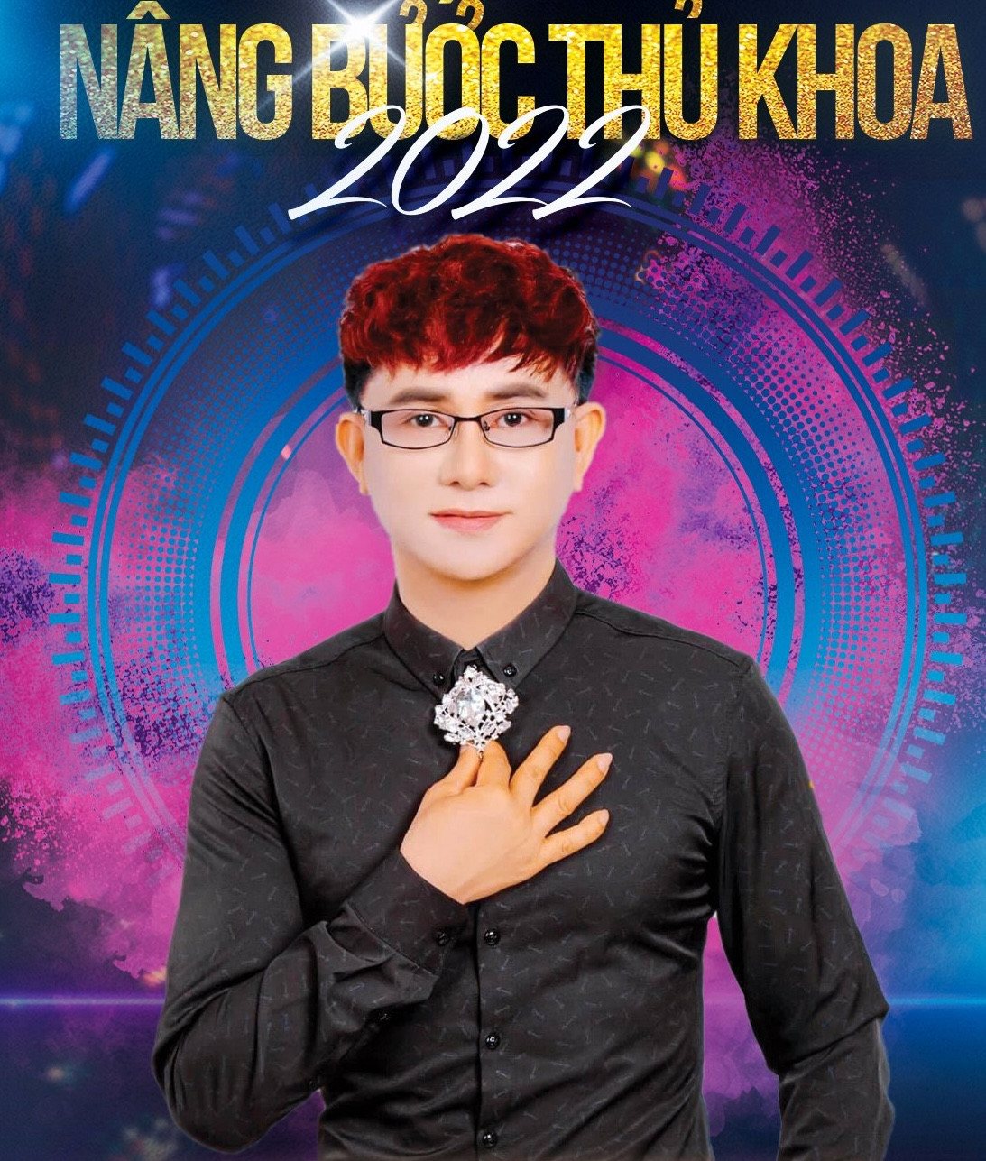 Ca sĩ - nhạc sĩ Cáp Anh Tài trong chương trình Nâng bước Thủ khoa 2022.