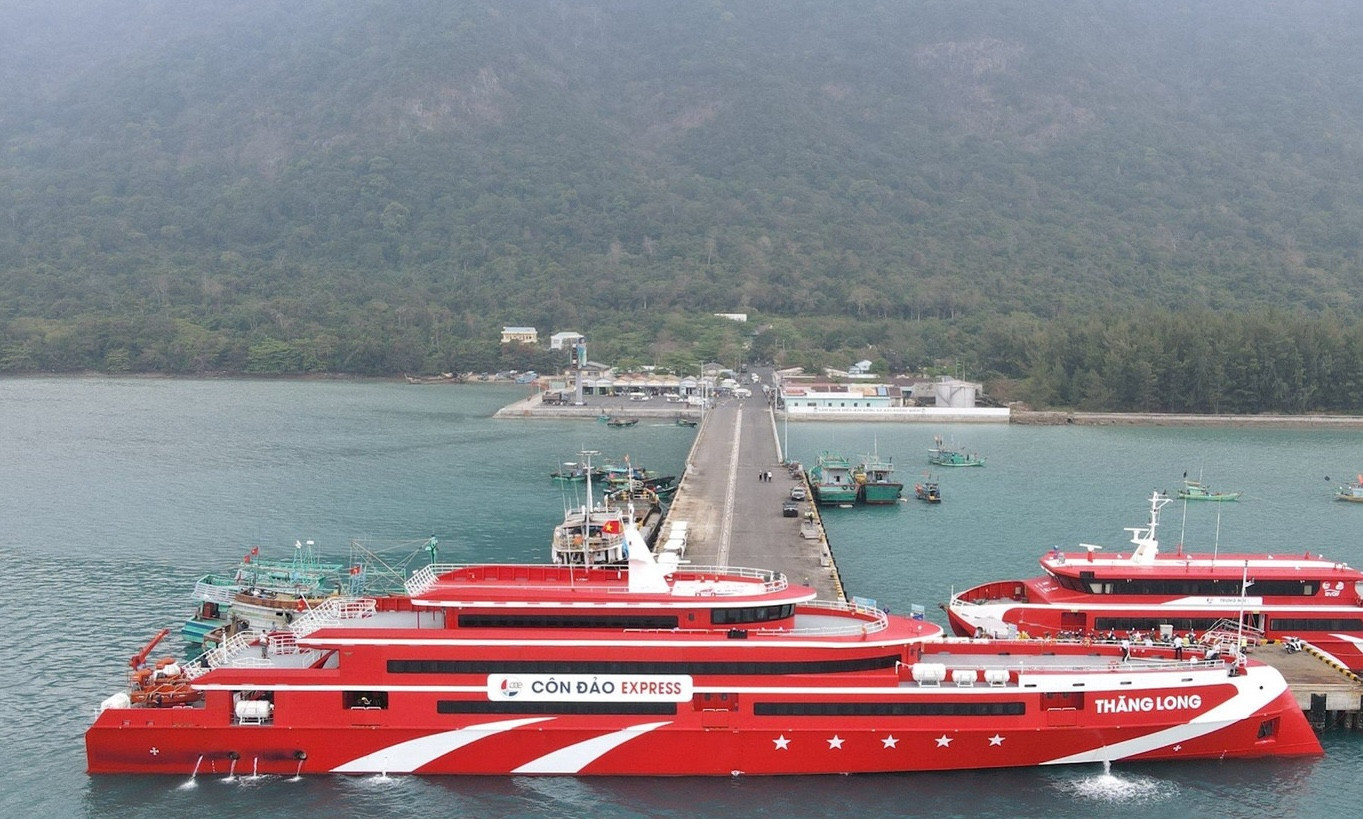 Tàu Thăng Long tại Côn Đảo