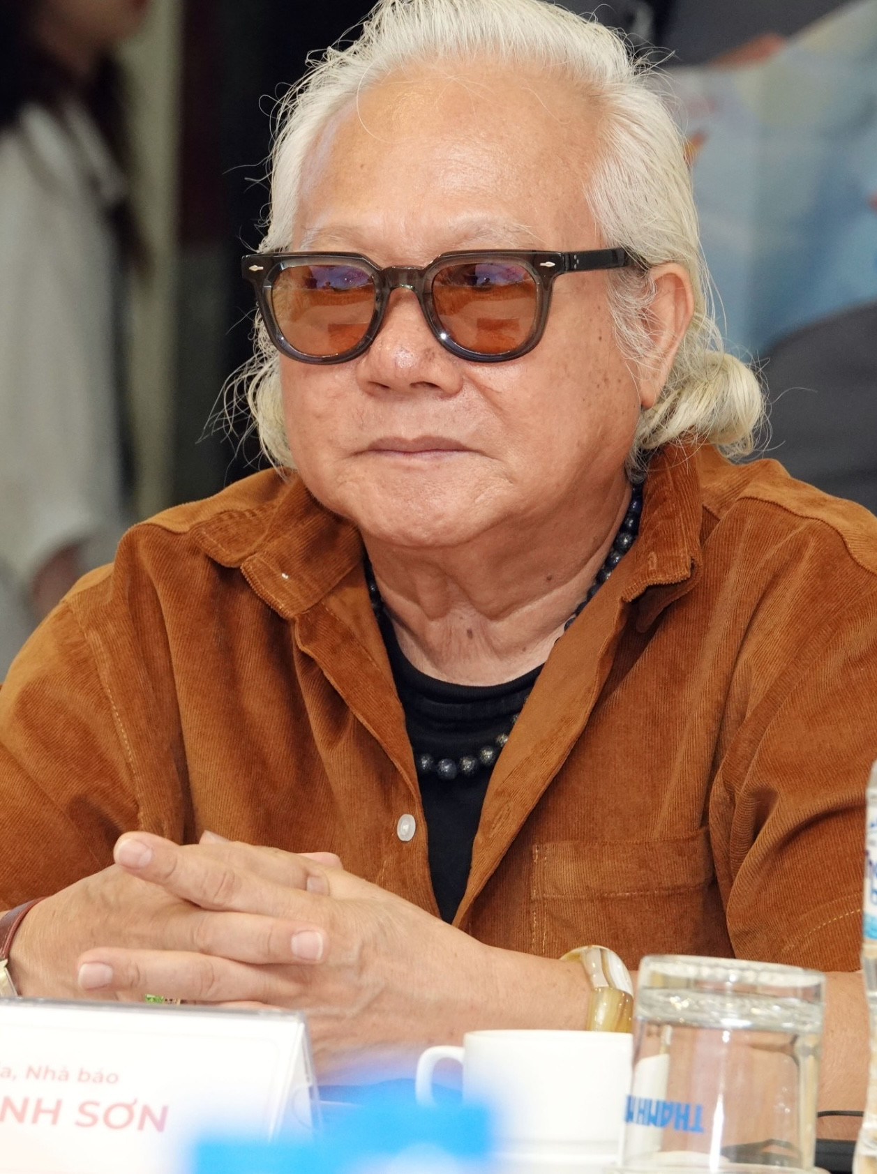 Nhiếp ảnh gia- nhà báo Giản Thanh Sơn trong vai trò thành viên Ban giám khảo Nhiếp ảnh gia- nhà báo Giản Thanh Sơn trong vai trò thành viên Ban giám khảo