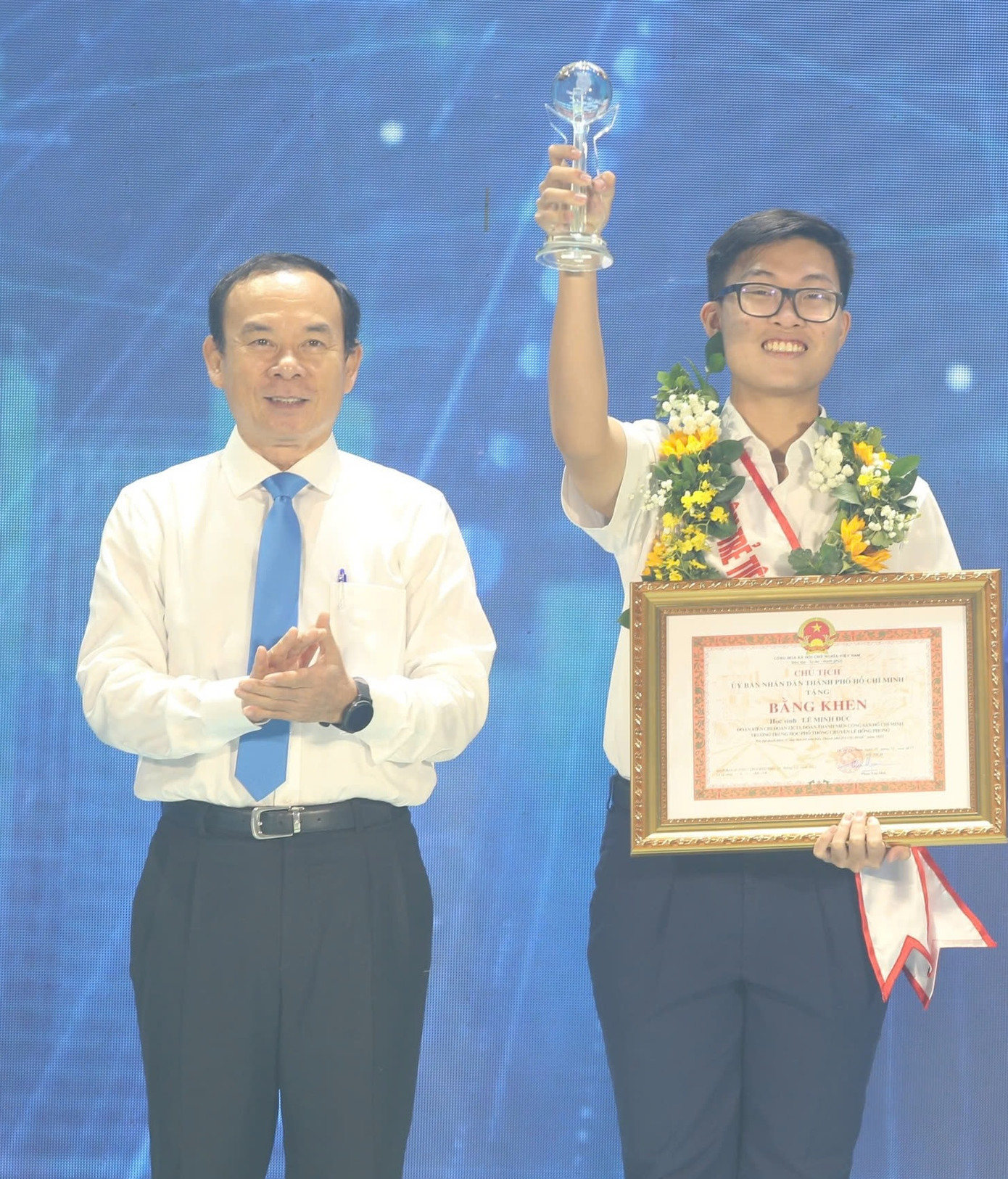 Ông Nguyễn Văn Nên, Bí thư Thành Uỷ TPHCM tại Lễ trao tặng công dân trẻ tiêu biểu 2023 Ông Nguyễn Văn Nên, Bí thư Thành Uỷ TPHCM tại Lễ trao tặng công dân trẻ tiêu biểu 2023