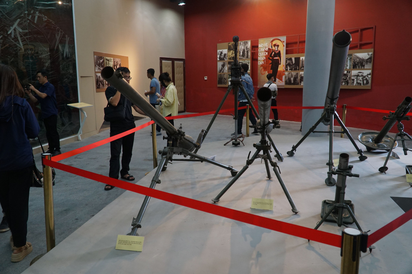 Các vũ khí chiến đấu của quân Giải phóng được trưng bày trong khu truyền thống Mậu Thân