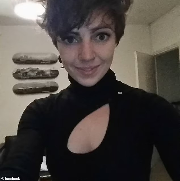 Jennifer Spencer tự tử sau khi dùng loại thuốc được Harry hết lời ca ngợi. Ảnh: Facebook. Jennifer Spencer tự tử sau khi dùng loại thuốc được Harry hết lời ca ngợi. Ảnh: Facebook.